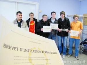 Six des sept diplômés 2009 étaient présents à la cérémonie. La plupart veulent exercer un métier dans l'aéronautique.